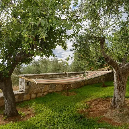 Stone Garden - Private Vacation Hideout Apartment Kalamata