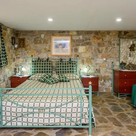 Stone Garden - Private Vacation Hideout * Kalamata